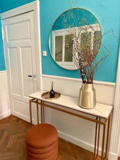 Luxury 5BR City Villa | Chic & Spacious | Families - 1
