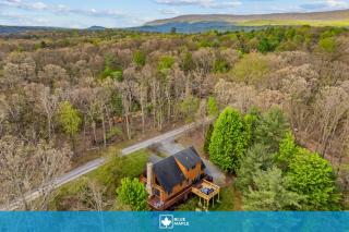 Mountain Retreat w Hot Tub Grill Deck & More - 9