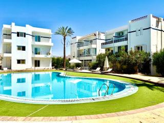 Rivera Resort Flat - Pool View & Free WiFi - 9