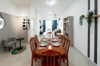 Black White 3BR Condo near Taiping Lake Garden Zoo with Netflix WiFi - 9