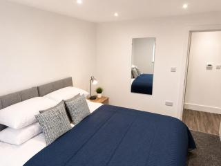 Modern Retreat Near Donington Park & EMA 6 - 2