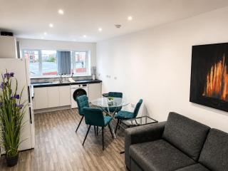 Modern Retreat Near Donington Park & EMA 6 - 1