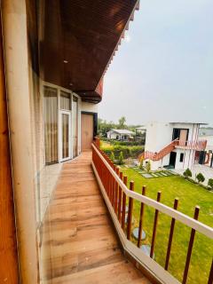 D baby king farmhouse - 3
