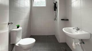 Modern European Terrace House for Family Stay with Free WiFi & Netflix near Taiping Lake Garden Zoo - 2