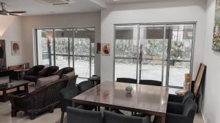 Big Terrace House for 14 Guests with Free WiFi and Netflix near Taiping Lake Garden Zoo - 8
