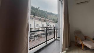 Big Terrace House for 14 Guests with Free WiFi and Netflix near Taiping Lake Garden Zoo - 6