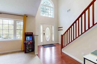 Pocono Home with Hot Tub EV Charge Pool & Tennis - 5