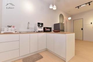 Cozy Muji Studio near Lake Garden Zoo with Free Netflix WiFi - 3