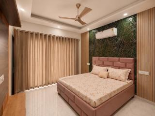 Royal Estate by The Aurelia Stays - 0