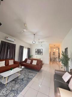 KLIA Transit ARA Homestay Sepang, 4Br 8pax cozy Semi D Self Check In - 0