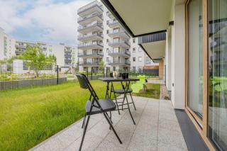 Stylish Apartment with Garden in Quiet Neighborhood by Noclegi Renters - 6