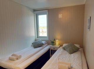 Modern seafront cabin with sauna 8 mins to Leknes - 1