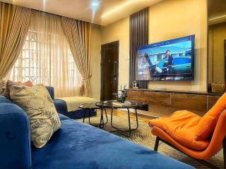 Escape to Tranquility Near Airport - 0