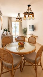 Spacious 2 Bedroom Apartment with Pool and Piazza View in Sahl Hasheesh - 8