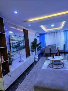 Luxury 2BR apartment in the Heart of Ikeja GRA with 24hrs Power, Wifi and Balcony - 4