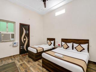 NV Palace - Best Hotel in Vrindavan Near Prem Mandir and Iskcon Temple with Private Parking - 8