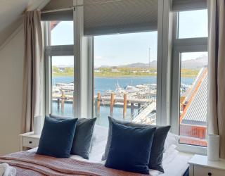 Modern seafront cabin with sauna 8 mins to Leknes - 7
