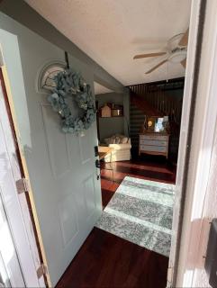 Cozy Home in downtown Pendleton - 9