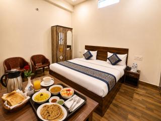 NV Palace - Best Hotel in Vrindavan Near Prem Mandir and Iskcon Temple with Private Parking - 9