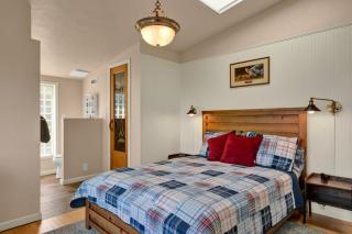 The Cozy Coastal Treehouse - 8