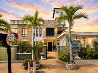 REEF HOUSE BACNOTAN beige sand beach front with Swimming pool - 0