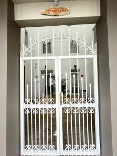 Newly Renovated Villa Near Beach & Amenities - 5