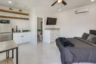 Poolside Studio on Padre (#2) - 9