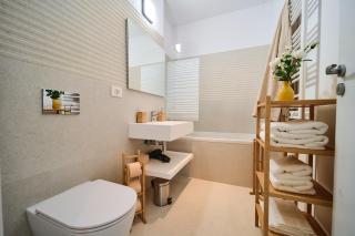 Pulse Green Patio Jacuzzi Suite - 2