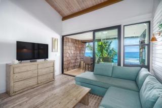 Direct Oceanfront Views Modern Penthouse in Paradise - 4