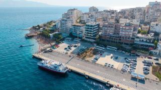 Portside Luxury Apartment - 1