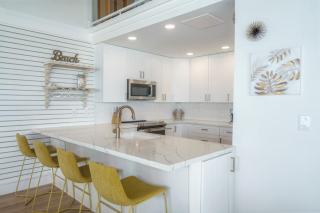 Direct Oceanfront Penthouse - 3
