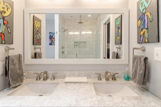 DC Retreat! Cozy and Stylish Stay with Private Hot Tub - 4