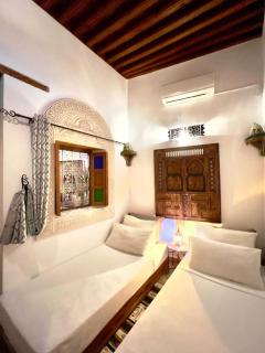 Riad-style Guesthouse-Fez Medina Stay with Rooftop - 3