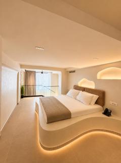 La Onda Luxury Suites - 9