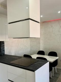 Modern & Comfort Home Stay - 5