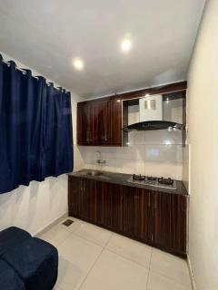 Modern 2BR Stay Ideal for Families - 3