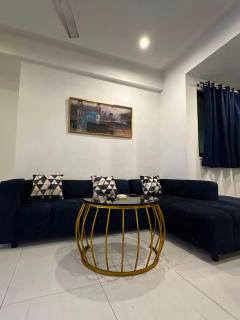 Modern 2BR Stay Ideal for Families - 0