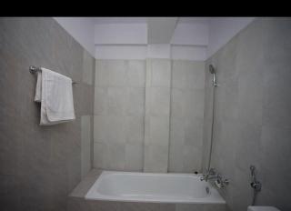 Hotel Pokhara Lake Sarowar - 3