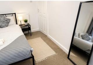 Contractors Sleeps 4, Students, Molineux, Sleeps 7 Family, Wolverhampton City Centre, Self Check-In - Wolverhampton - 1