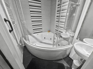 SilverShine - Hot Tub & Balcony - Zagreb Centre - 7
