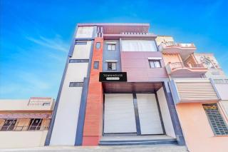 Super Townhouse LIG Main Road Indore - 4