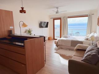 Departamento céntrico con balcón y vista al lago - 5