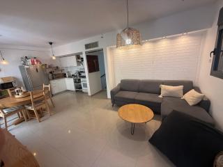 Lovely 2 BR with sweet Yard& Hot tub & BBQ - 5