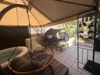 Lovely 2 BR with sweet Yard& Hot tub & BBQ - 3