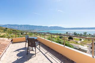 Radhima Penthouse HUGE 2 BR Apt - Sea View, Parking & Kitchen - 2 Toilets - 3