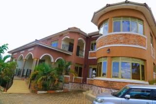 Spanish Style House - Mutundwe - 8