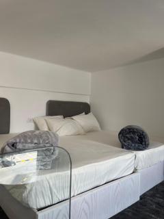 AB N204 Modern Duplex Studio with a Nile View - 2