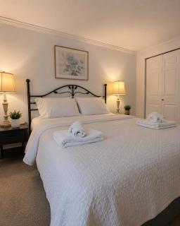 Capilano 3 Bedroom Suite - 4