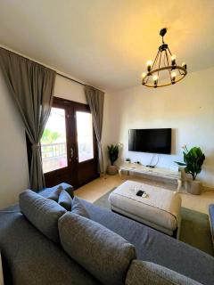 Sabina 2BD with pool and lagoon view - 6
