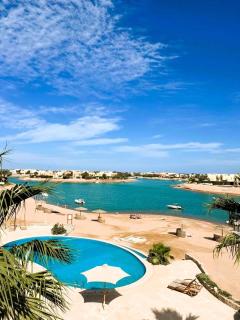 Sabina 2BD with pool and lagoon view - 9